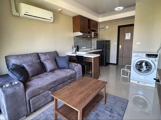 Cozy one-bedroom apartment with panoramic windows and a balcony in Phuket №1578